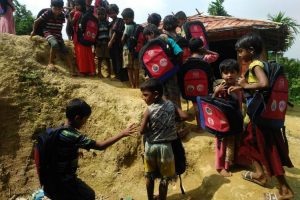 Rohingya refugee children going to school
